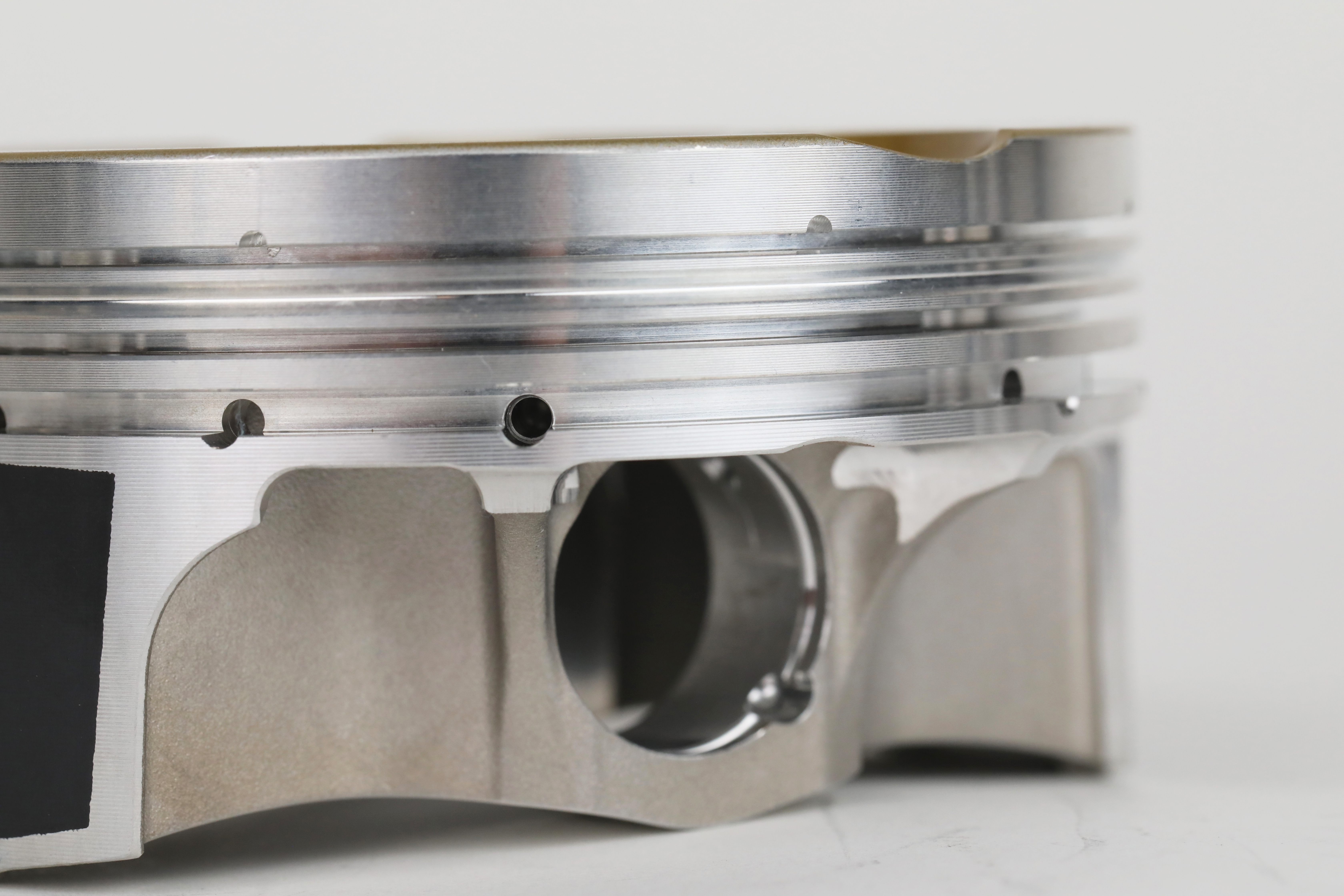Introducing JE's FeatureRich, BigPowerReady Ultra Series Pistons